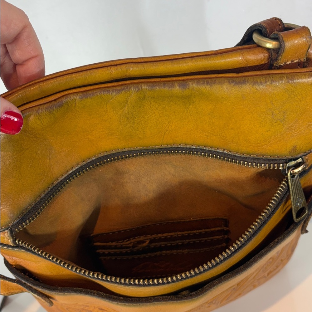PATRICIA NASH Prizzi Tooled Leather Crossbody Bag - Picture 9 of 16